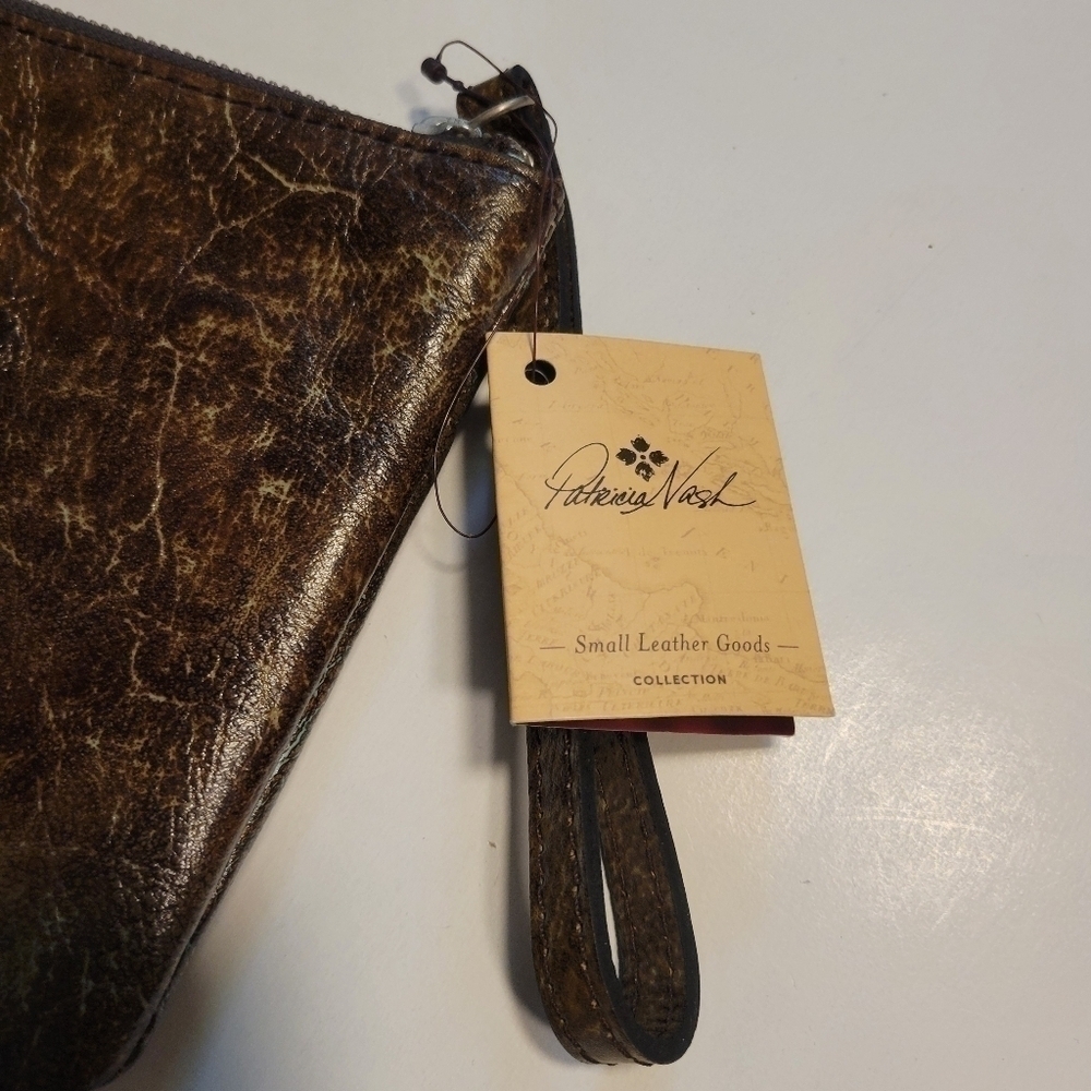 Patricia Nash NWT Cassini Wristlet Cluch. - Picture 5 of 14